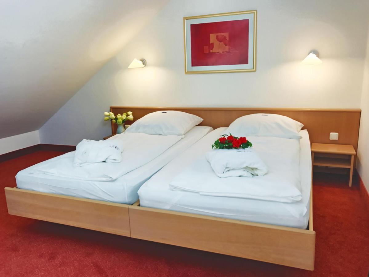 Appartement-Hotel Sibyllenbad Нойалбенройт Екстериор снимка