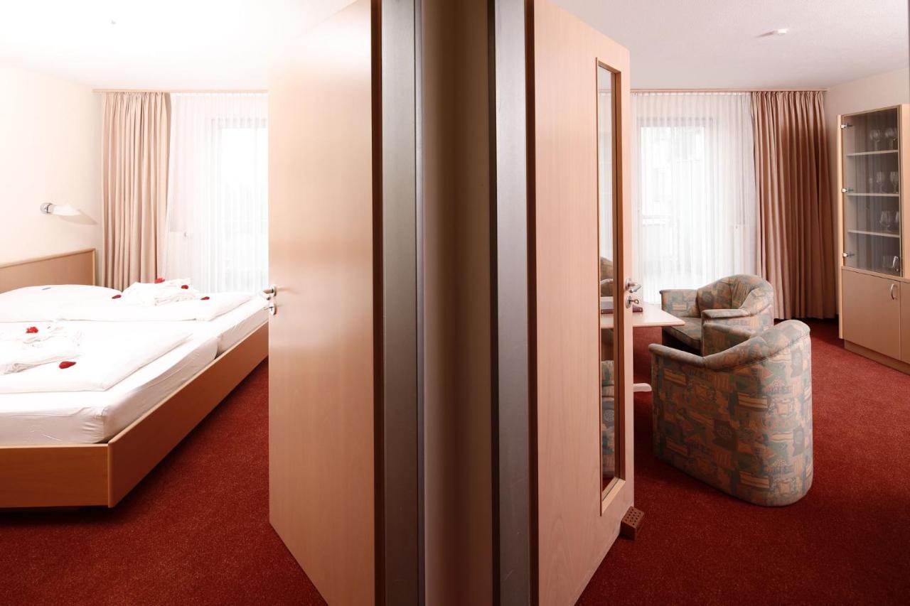 Appartement-Hotel Sibyllenbad Нойалбенройт Екстериор снимка